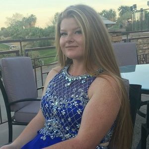 Meet your Posher, Katelyn